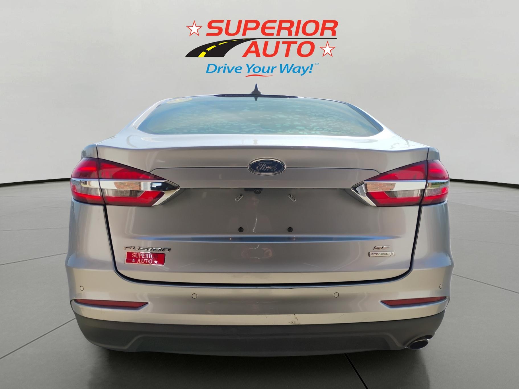 2020 Ford Fusion SE photo 3