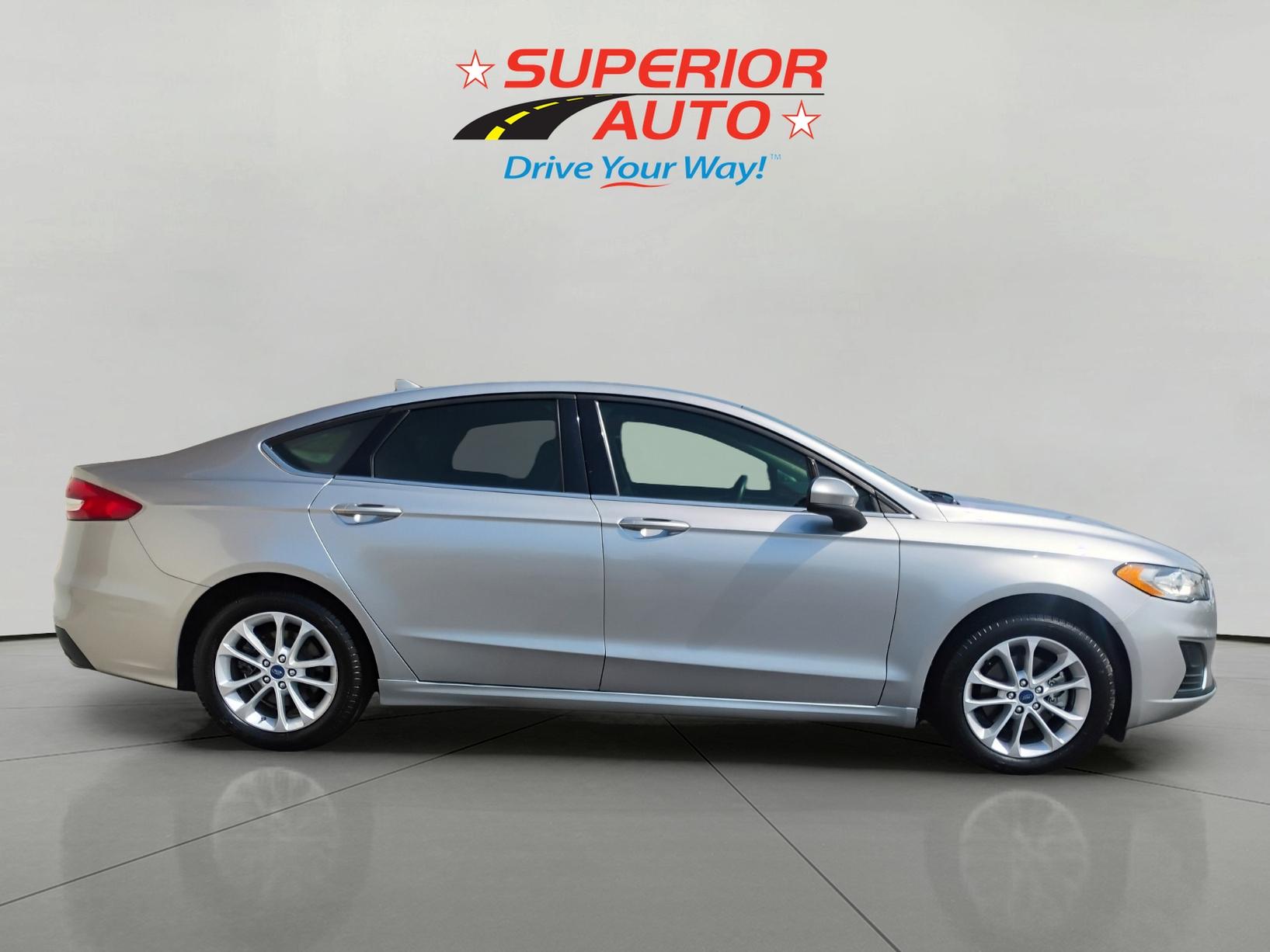 2020 Ford Fusion SE photo 4