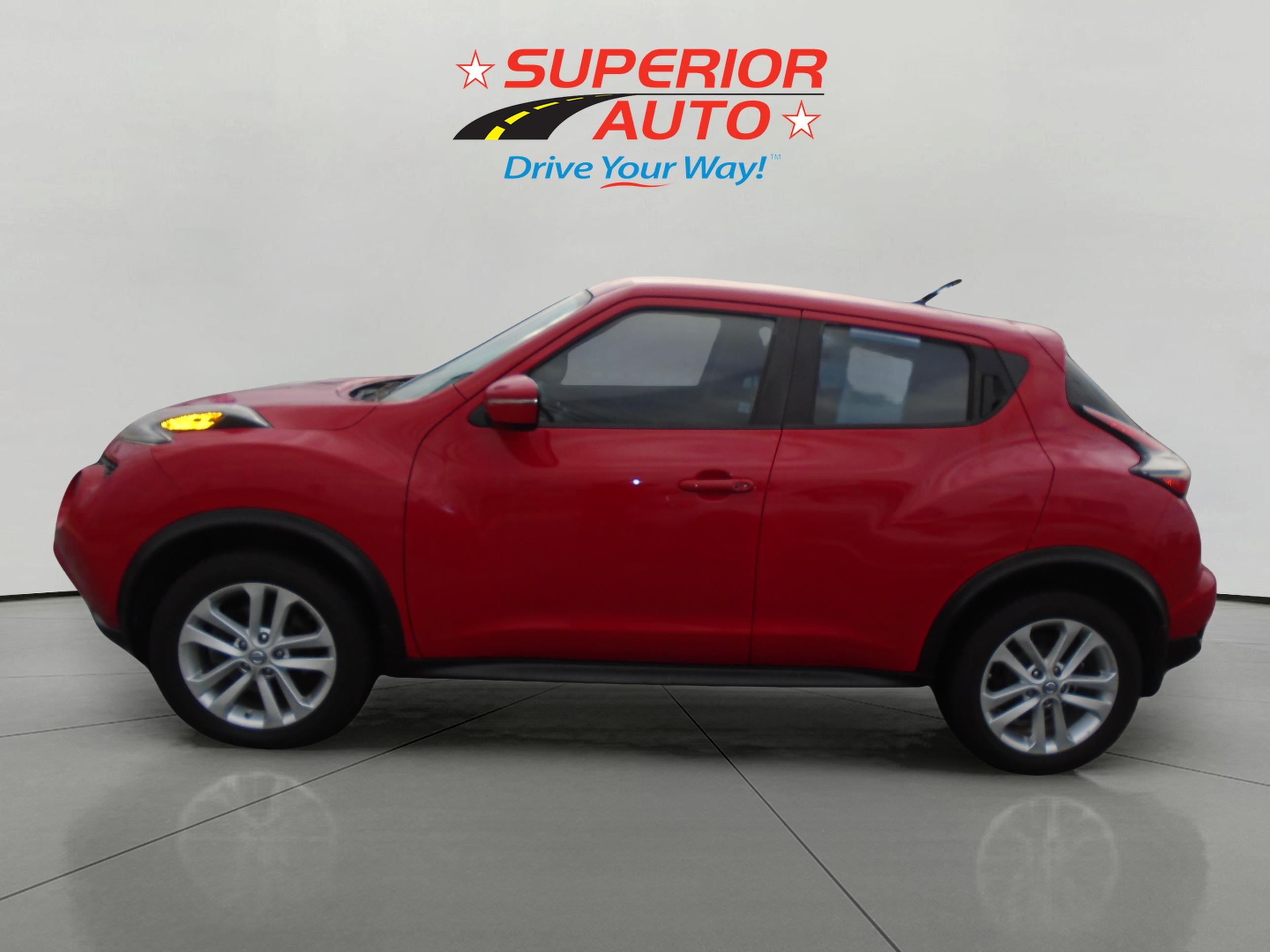 2015 Nissan JUKE S photo 2