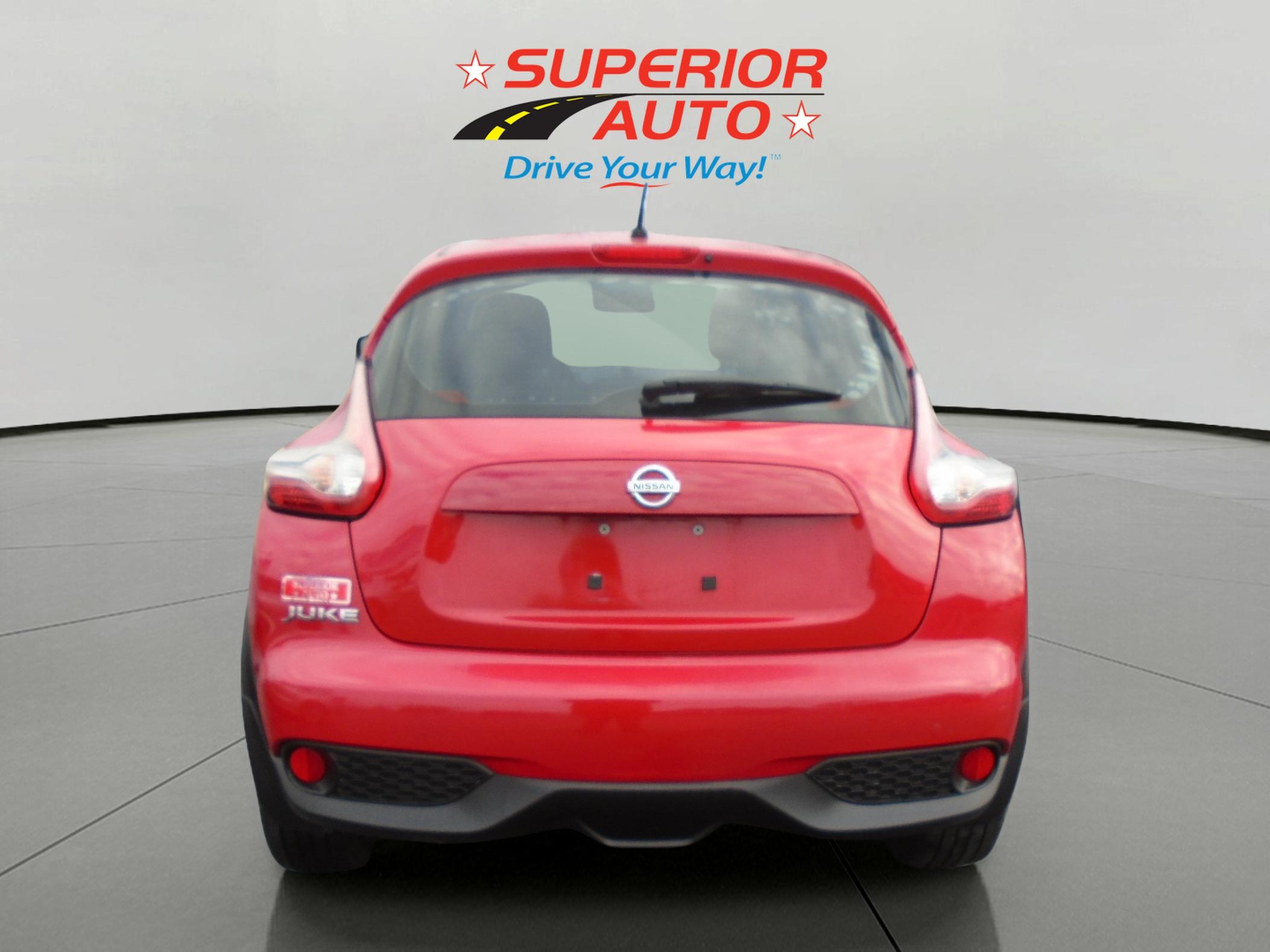 2015 Nissan JUKE S photo 3