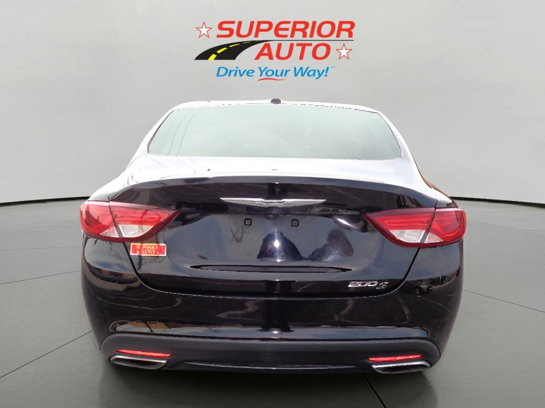 Chrysler 200