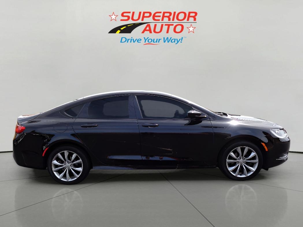 Chrysler 200