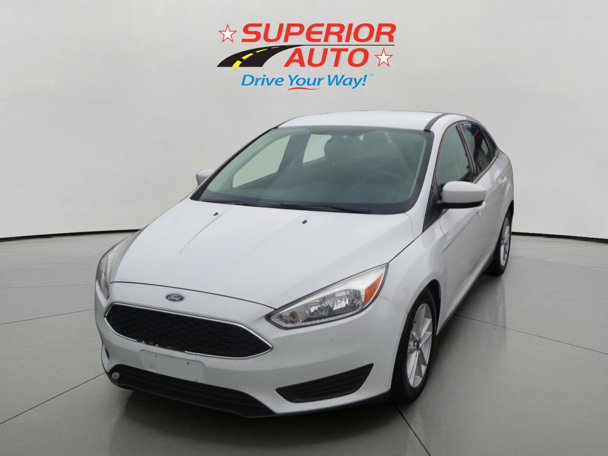 2018 Ford Focus SE's photo