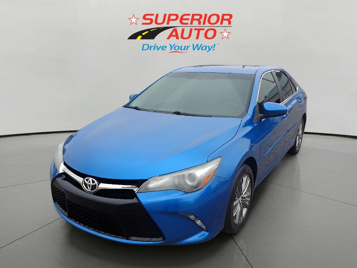 2017 Toyota Camry SE's photo