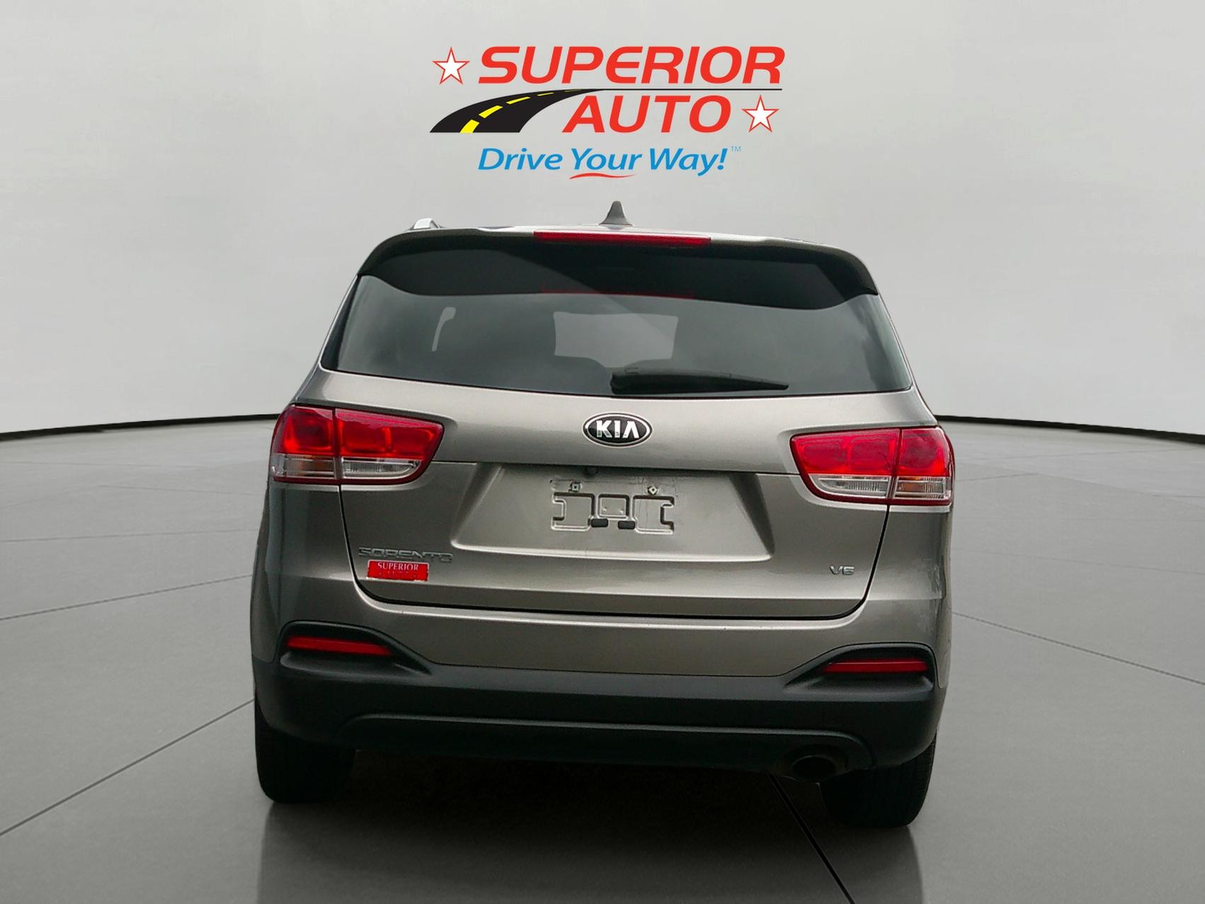 2016 Kia Sorento LX photo 4