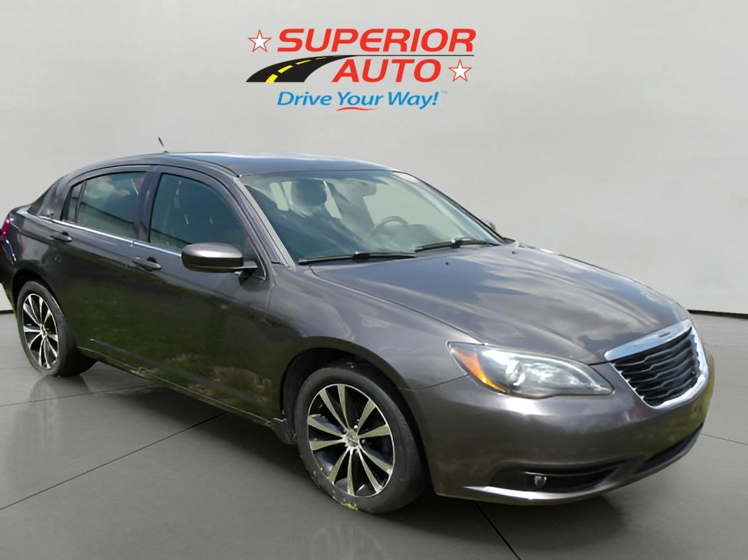 2014 Chrysler 200 Limited photo 2