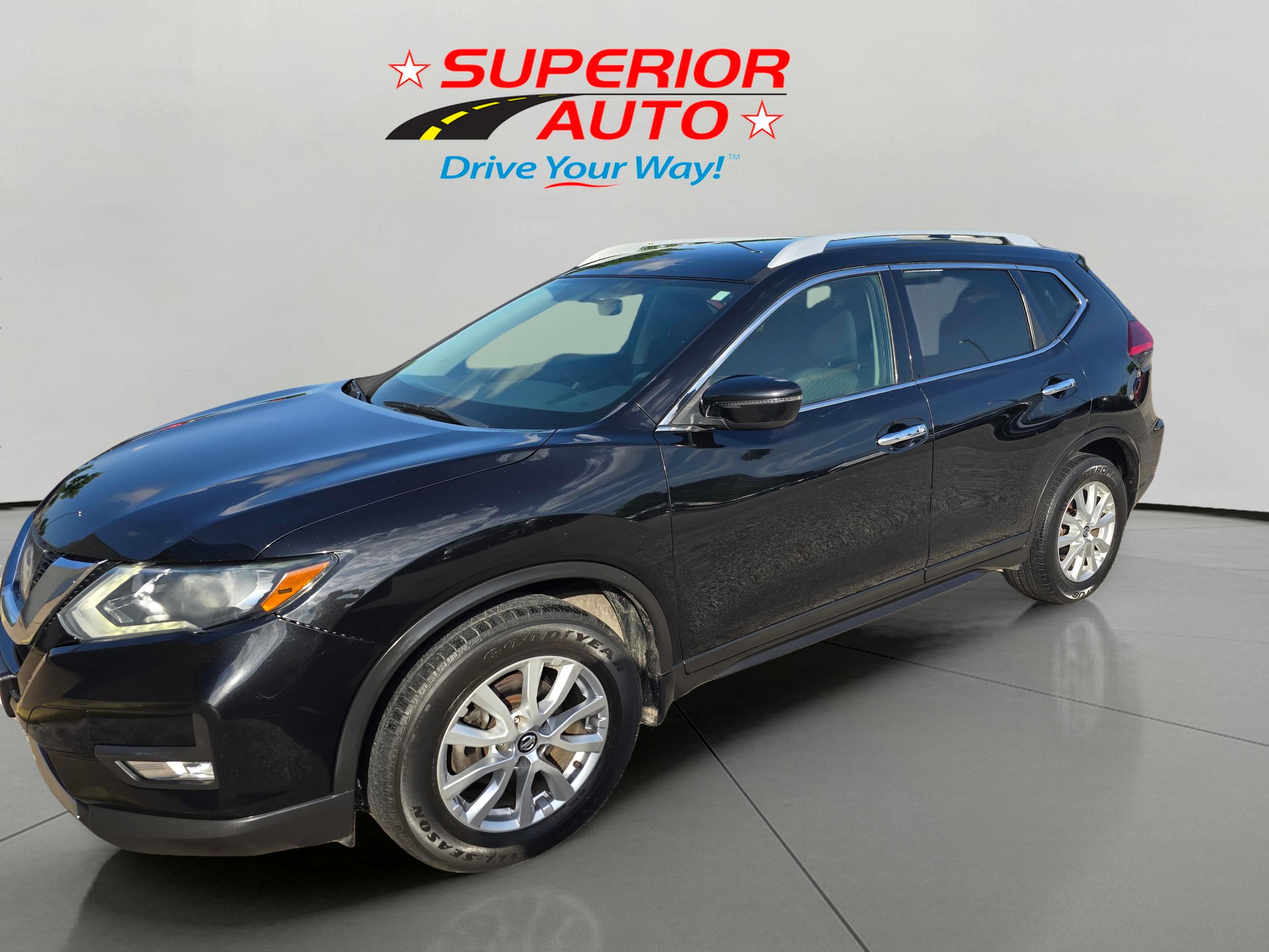 2017 Nissan Rogue SV's photo