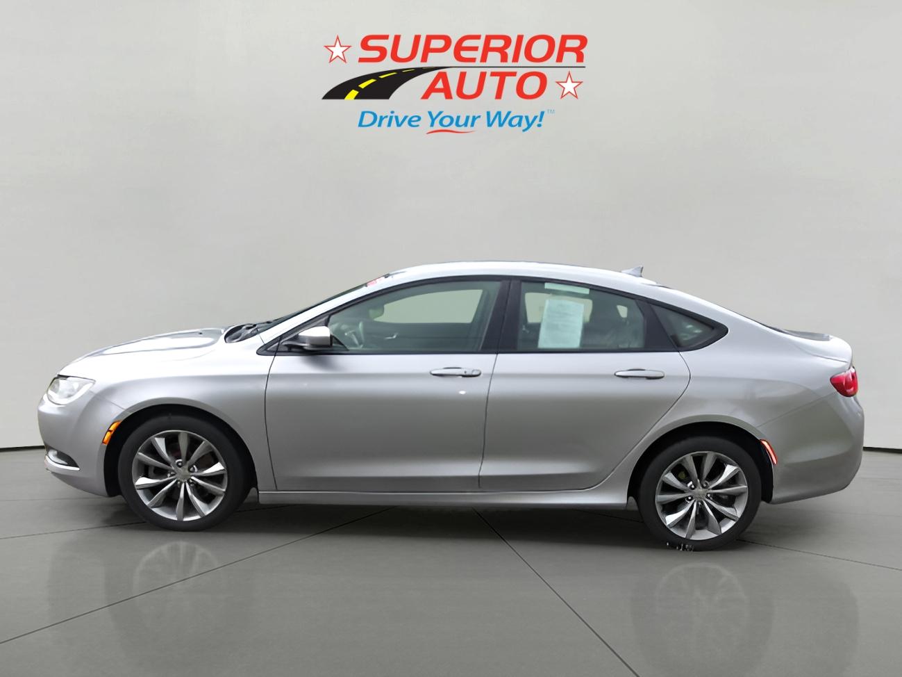 2016 Chrysler 200 S photo 3
