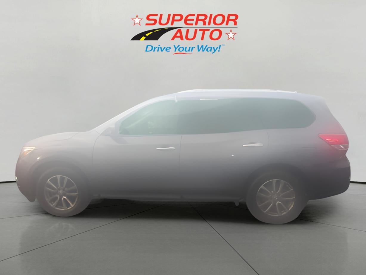 2015 Nissan Pathfinder SV photo 3