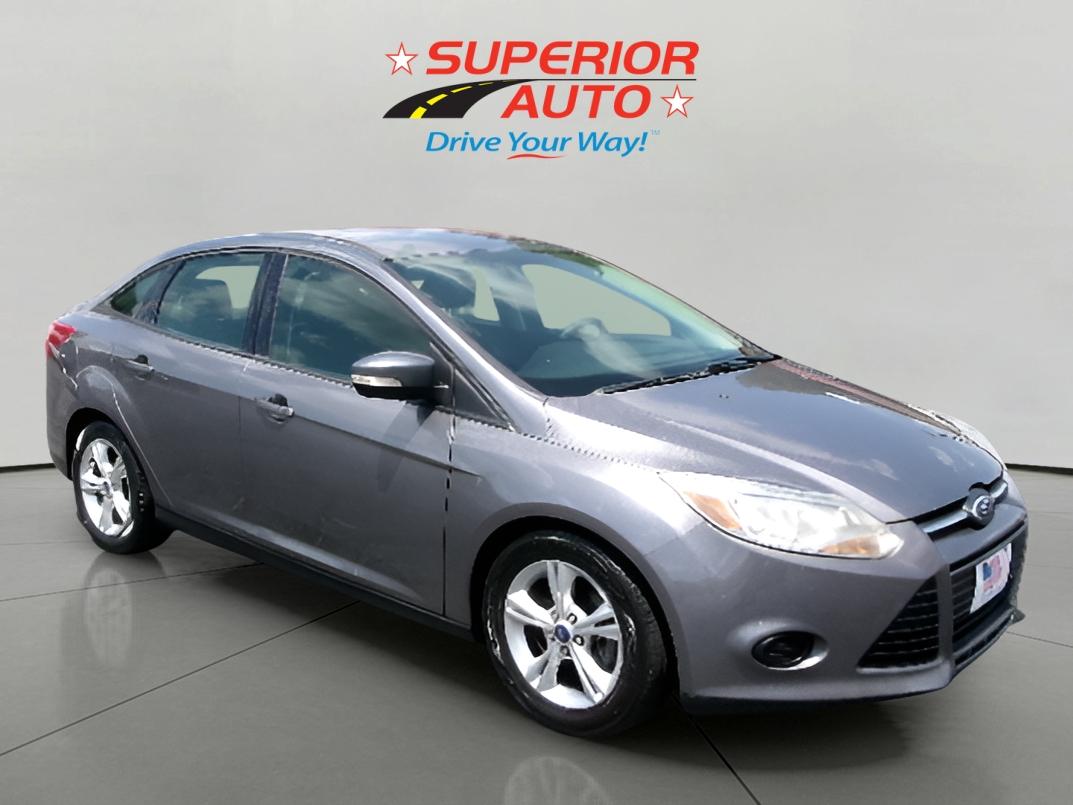 2014 Ford Focus SE photo 2