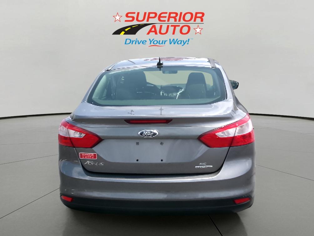 2014 Ford Focus SE photo 4
