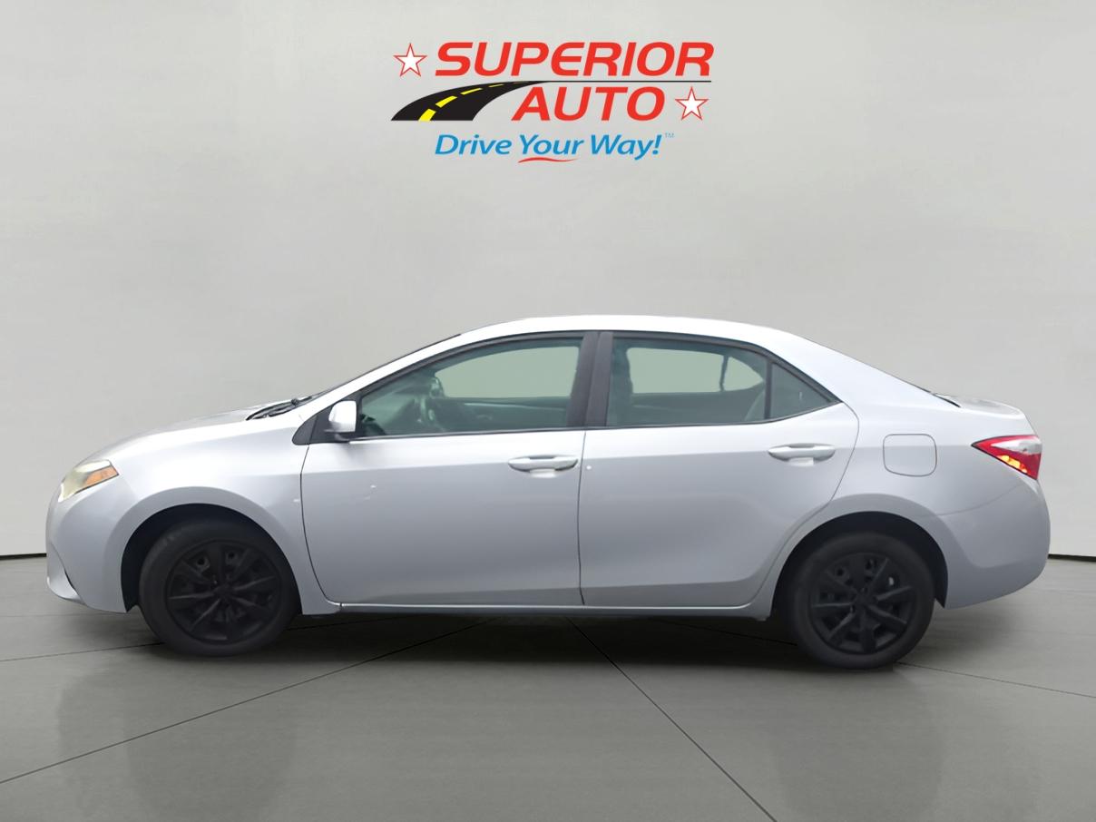 2014 Toyota Corolla LE photo 3