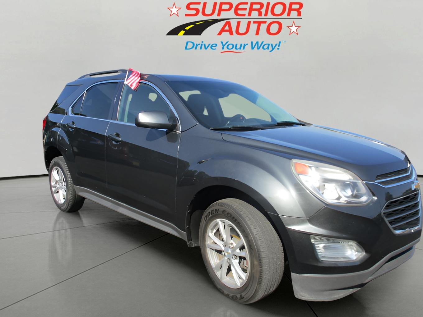 2017 Chevrolet Equinox LT photo 2