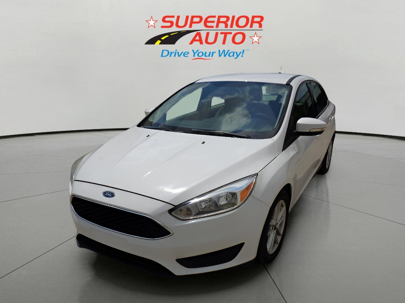 2017 Ford Focus SE's photo