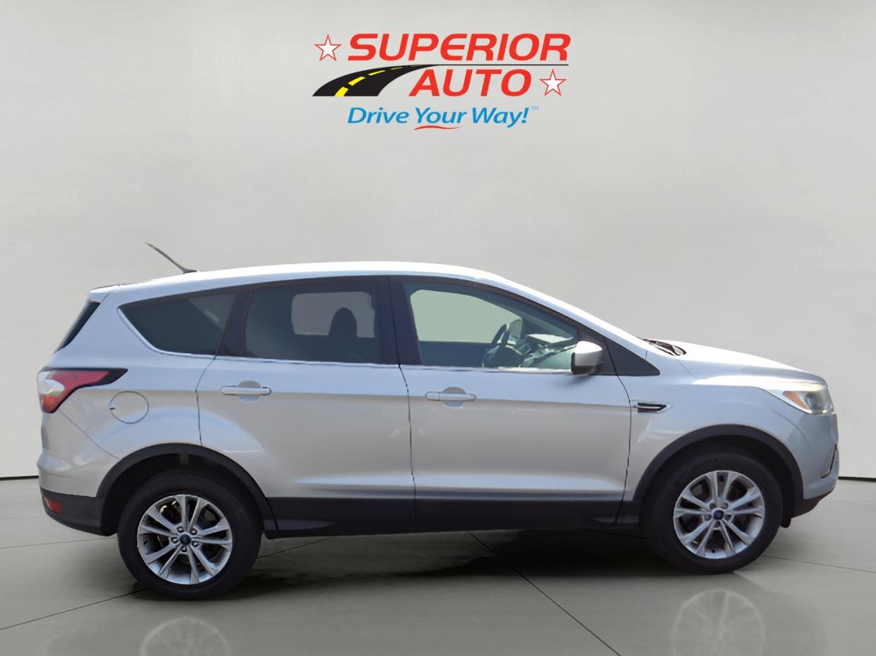 2017 Ford Escape SE photo 3