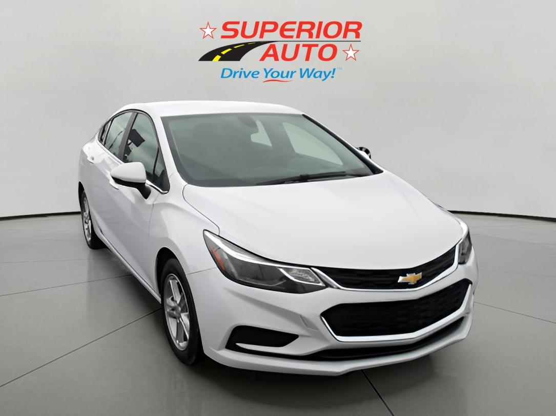 2017 Chevrolet Cruze LT photo 2