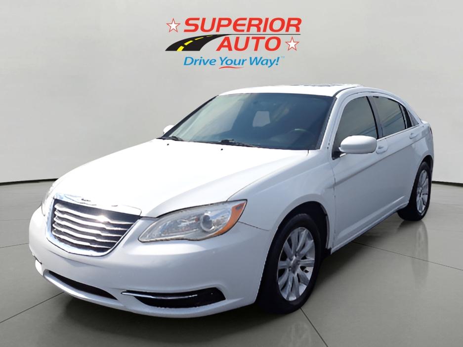 2014 Chrysler 200 Touring's photo