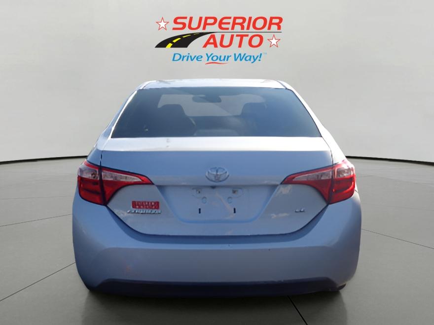 2017 Toyota Corolla LE photo 4