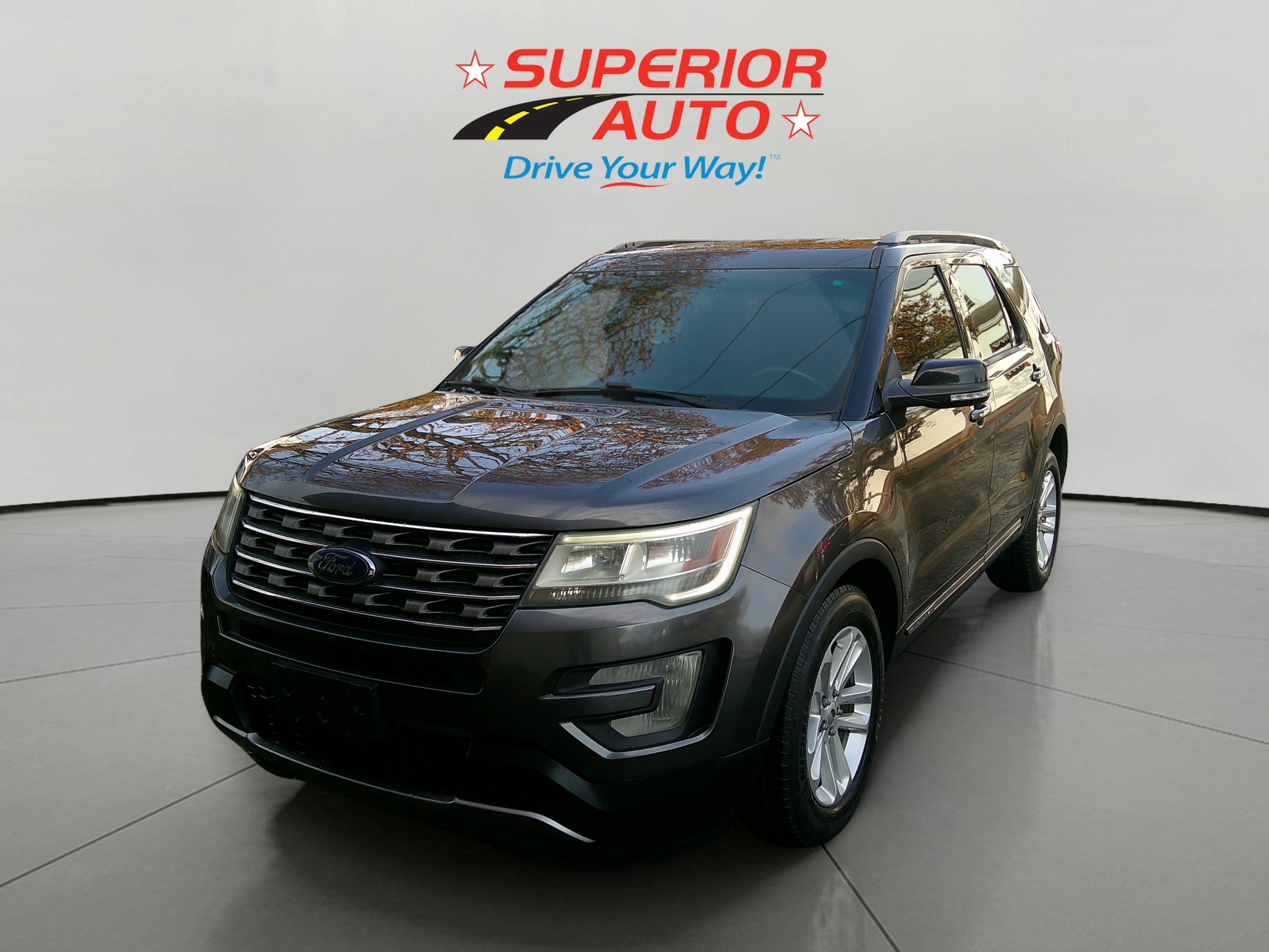 2016 Ford Explorer XLT's photo