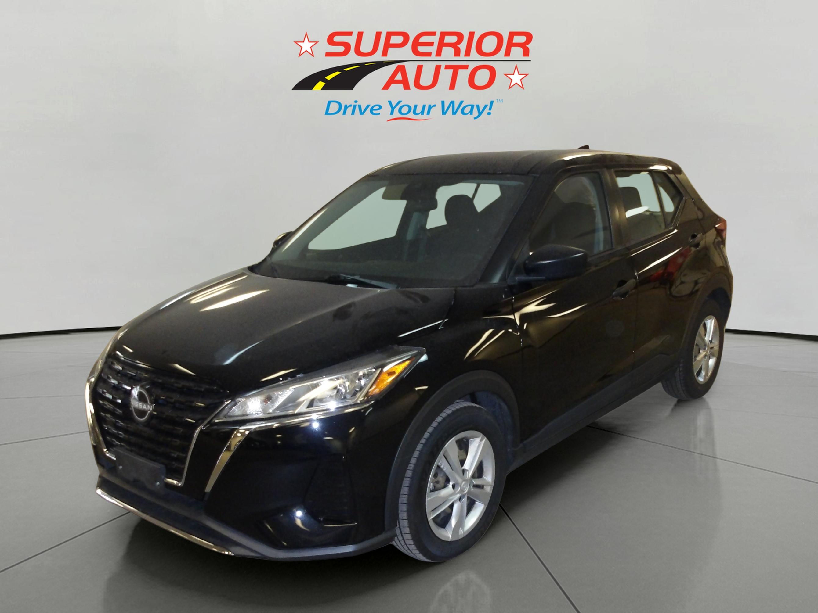 2023 Nissan Kicks S's photo