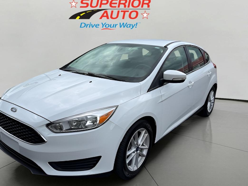 2017 Ford Focus SE's photo