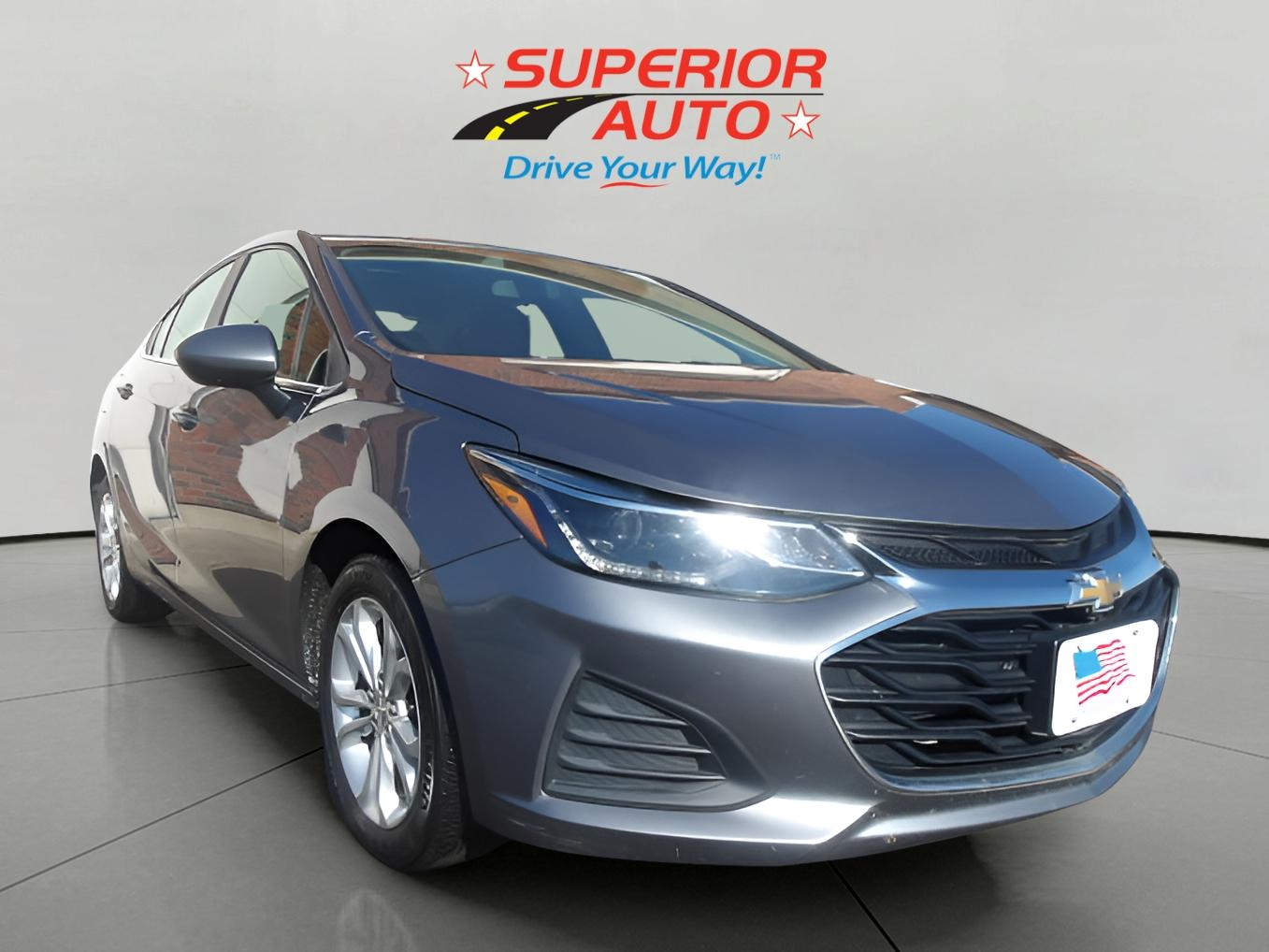 2019 Chevrolet Cruze LT photo 2
