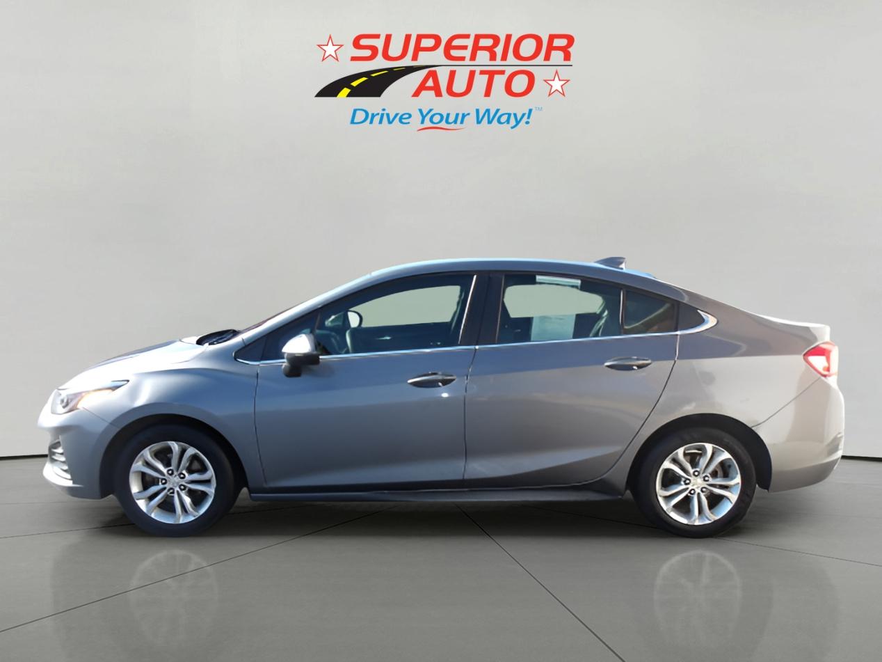 2019 Chevrolet Cruze LT photo 3