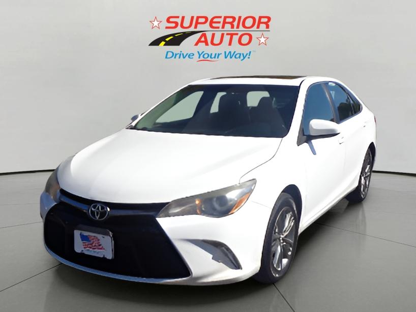 2017 Toyota Camry SE's photo