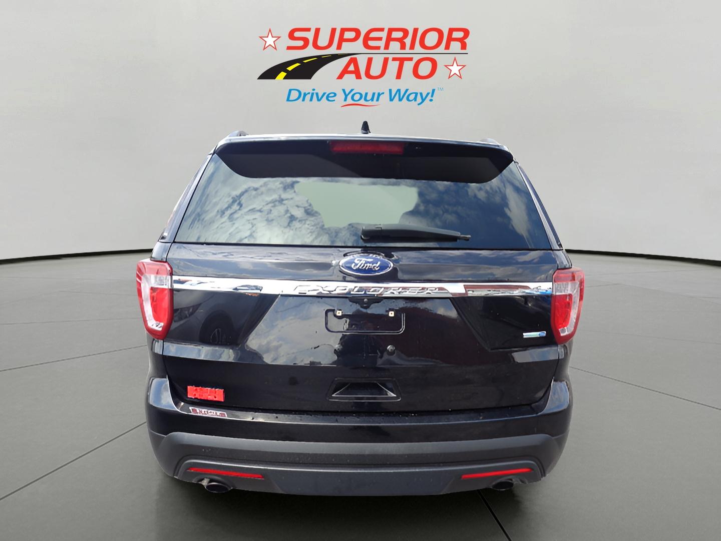 2017 Ford Explorer Base photo 4