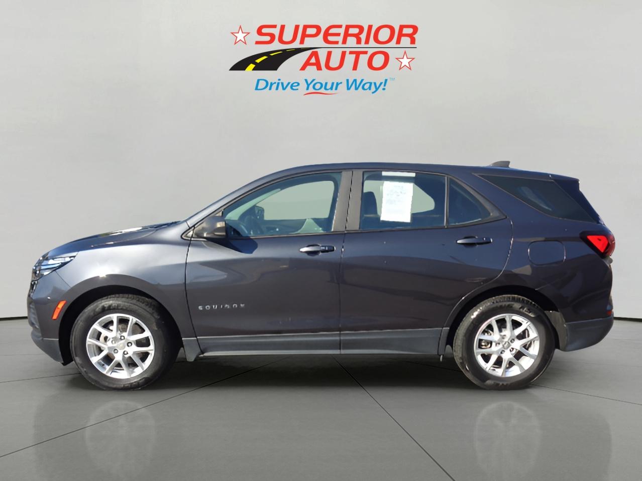 2022 Chevrolet Equinox LS photo 2