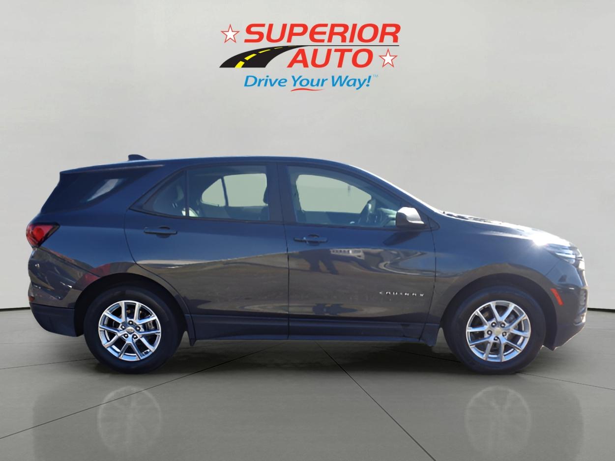 2022 Chevrolet Equinox LS photo 4