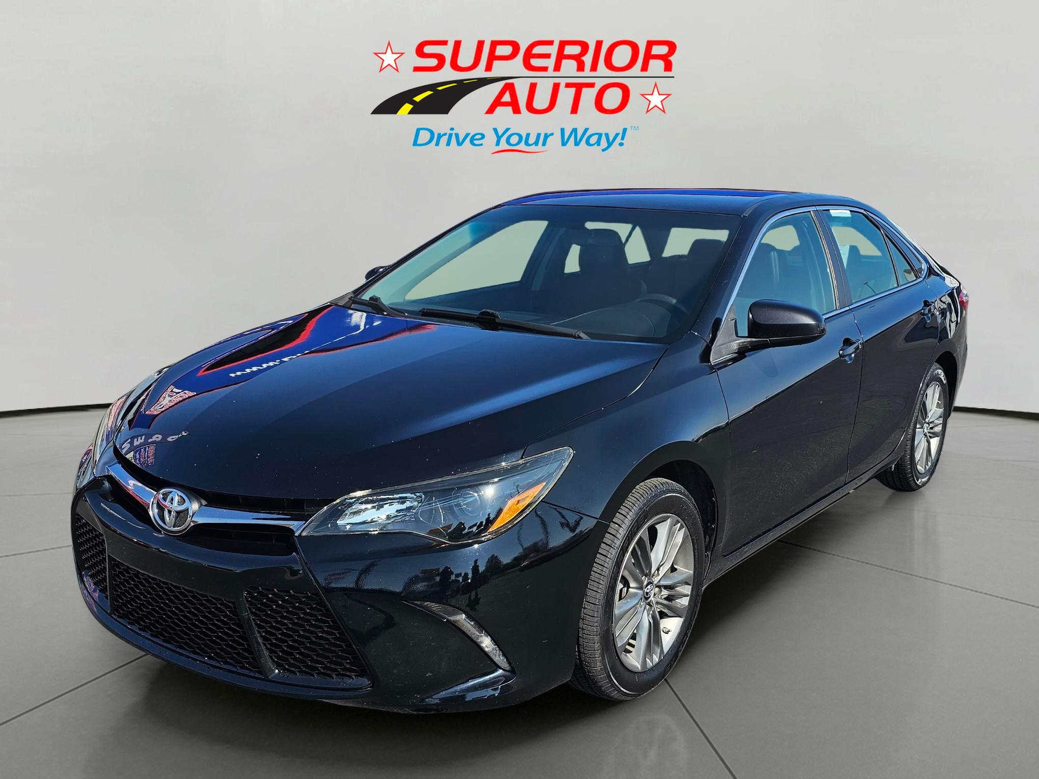 2017 Toyota Camry SE's photo