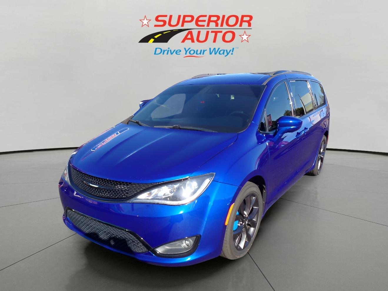 2018 Chrysler Pacifica Touring L's photo