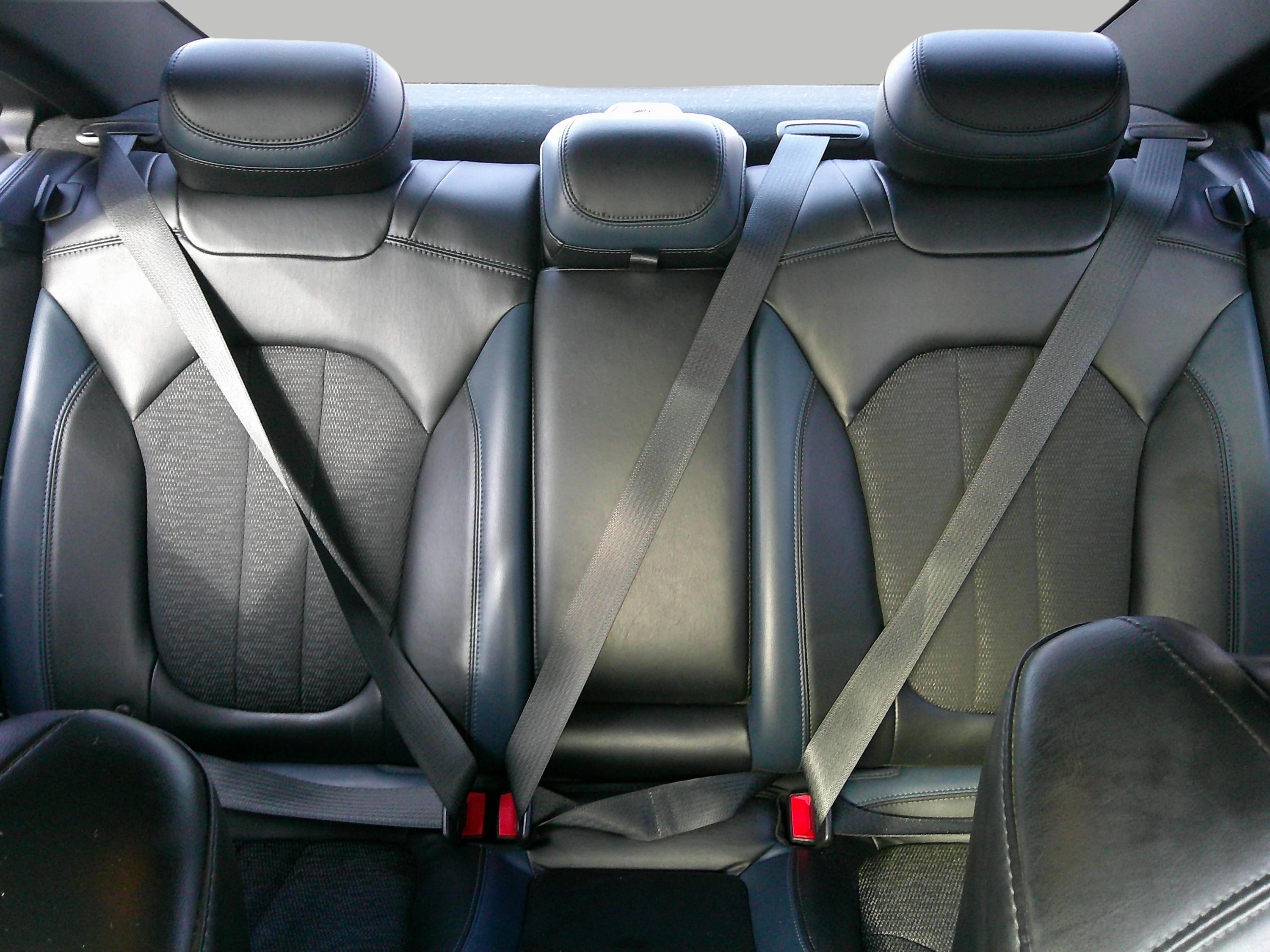 2015 Chrysler 200 S photo 4