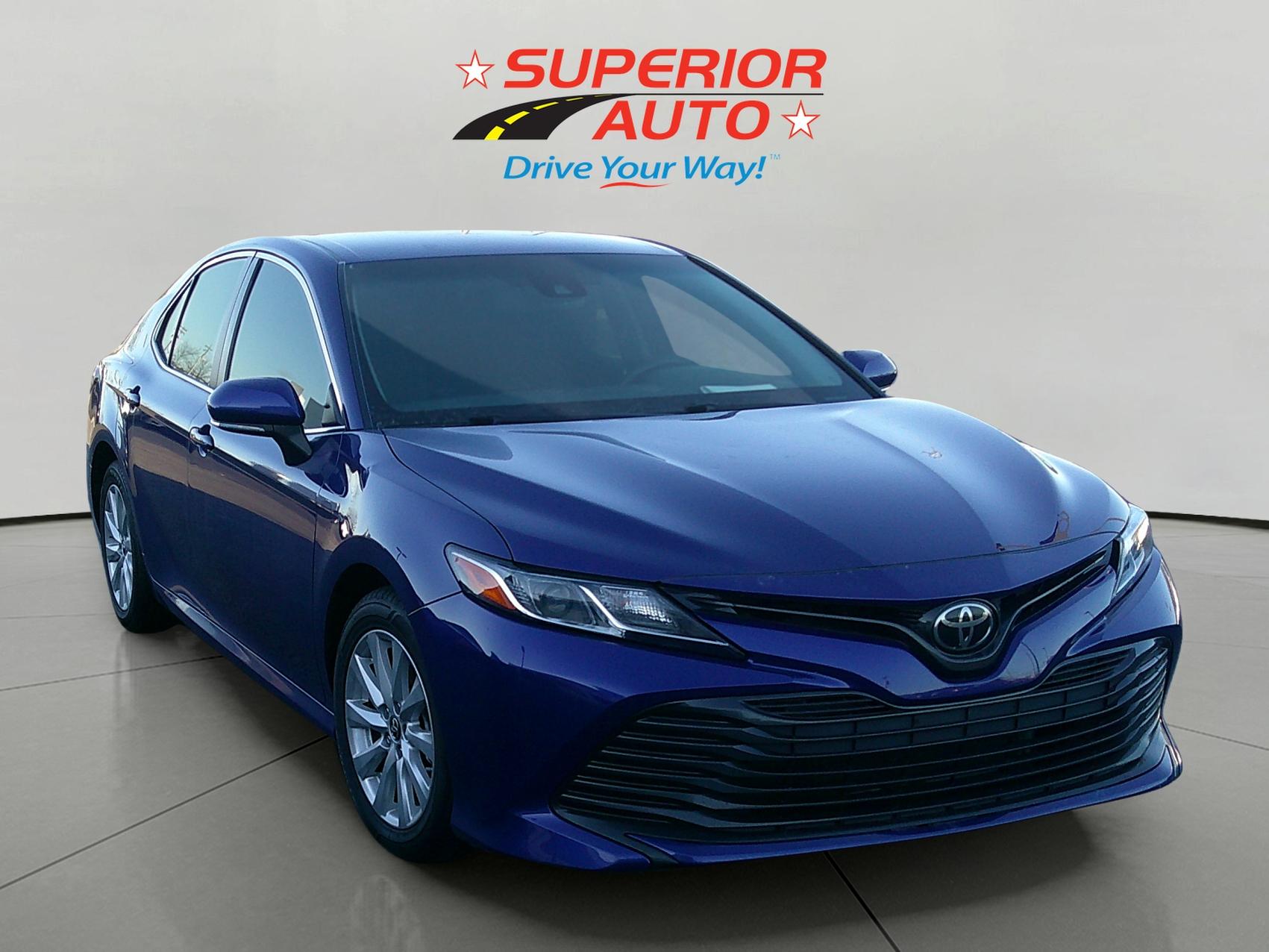 2018 Toyota Camry LE photo 2