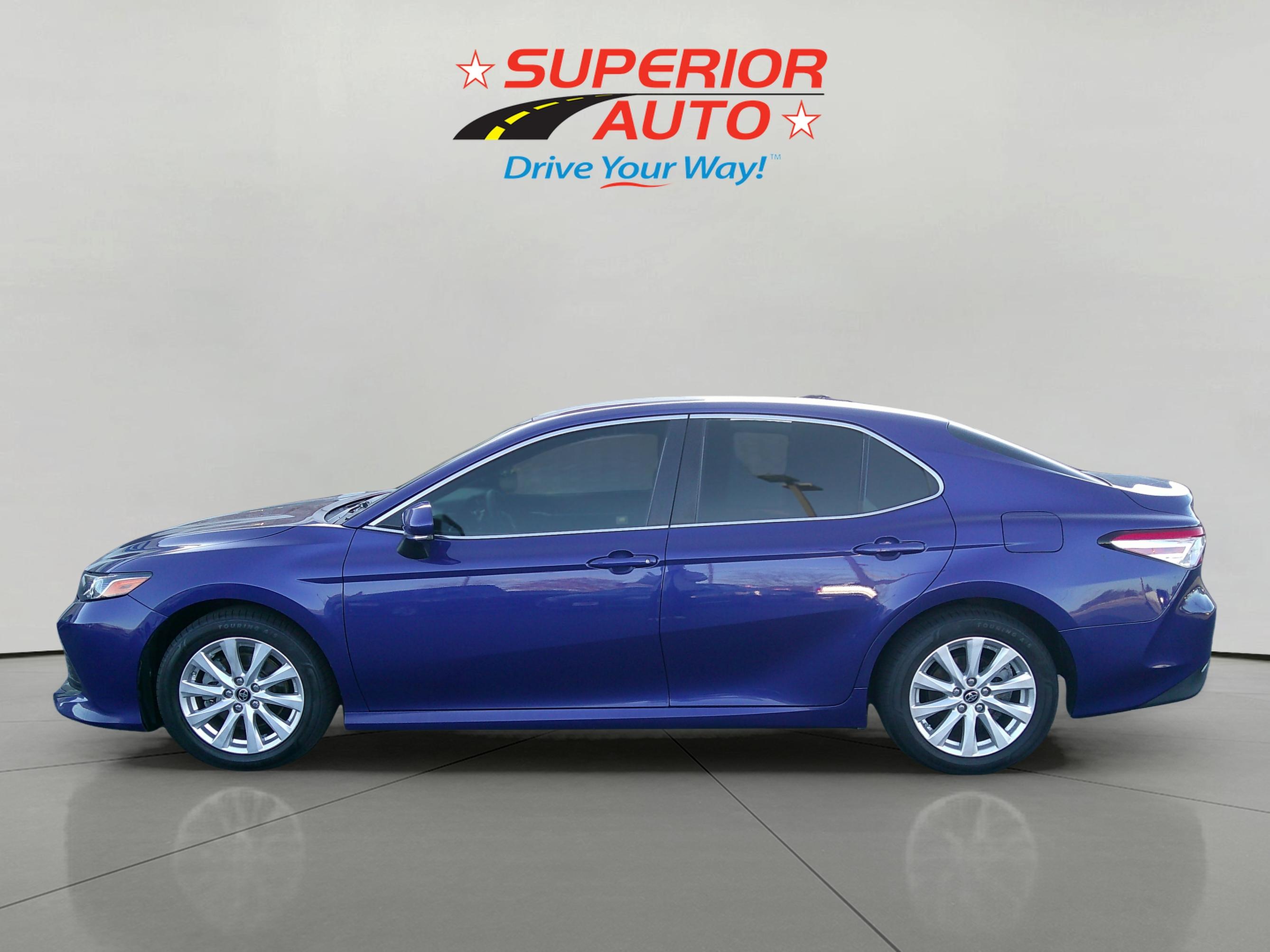 2018 Toyota Camry LE photo 3