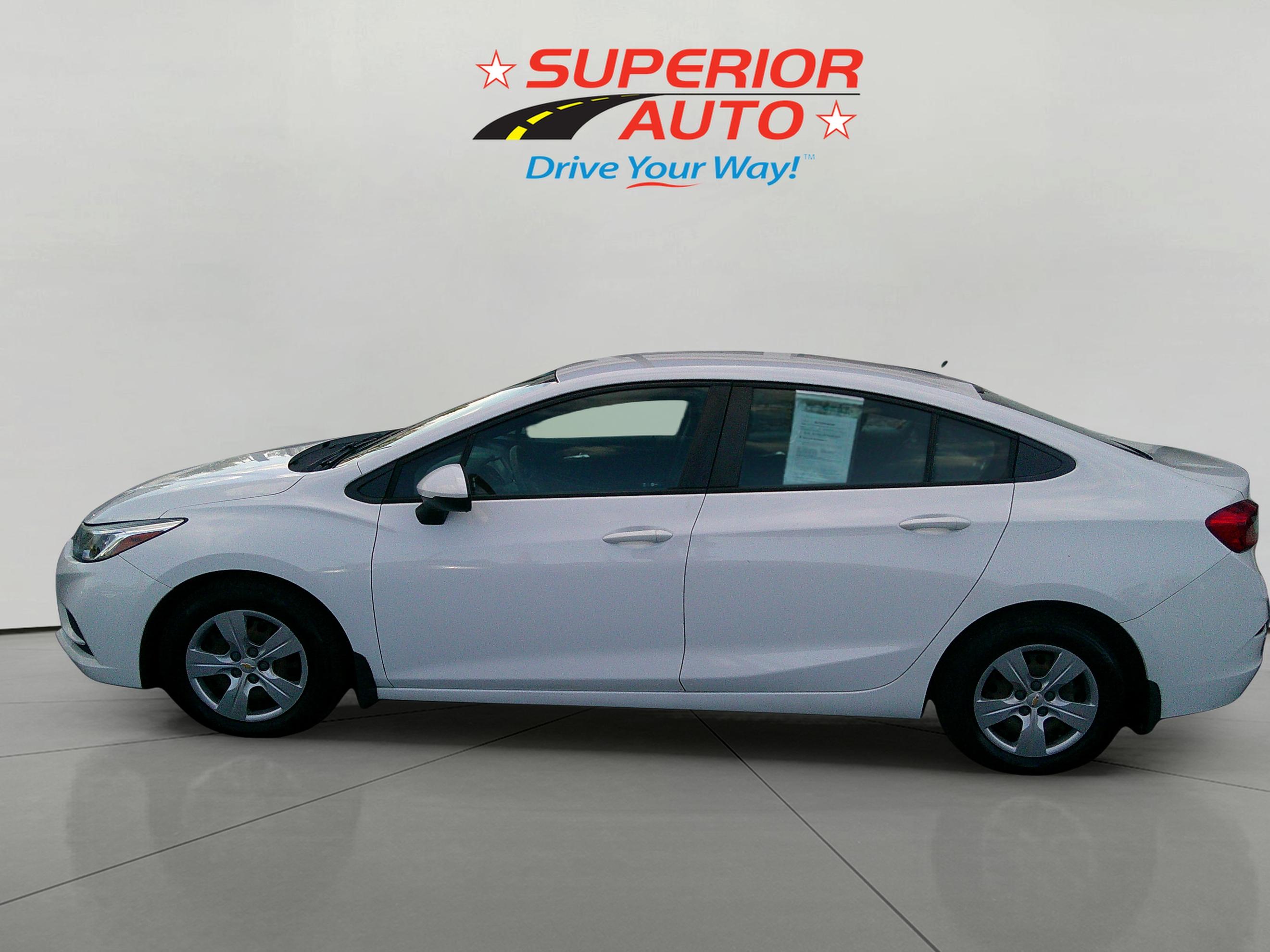 2017 Chevrolet Cruze LS photo 3