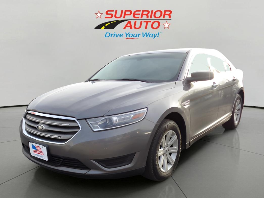 2014 Ford Taurus SE's photo