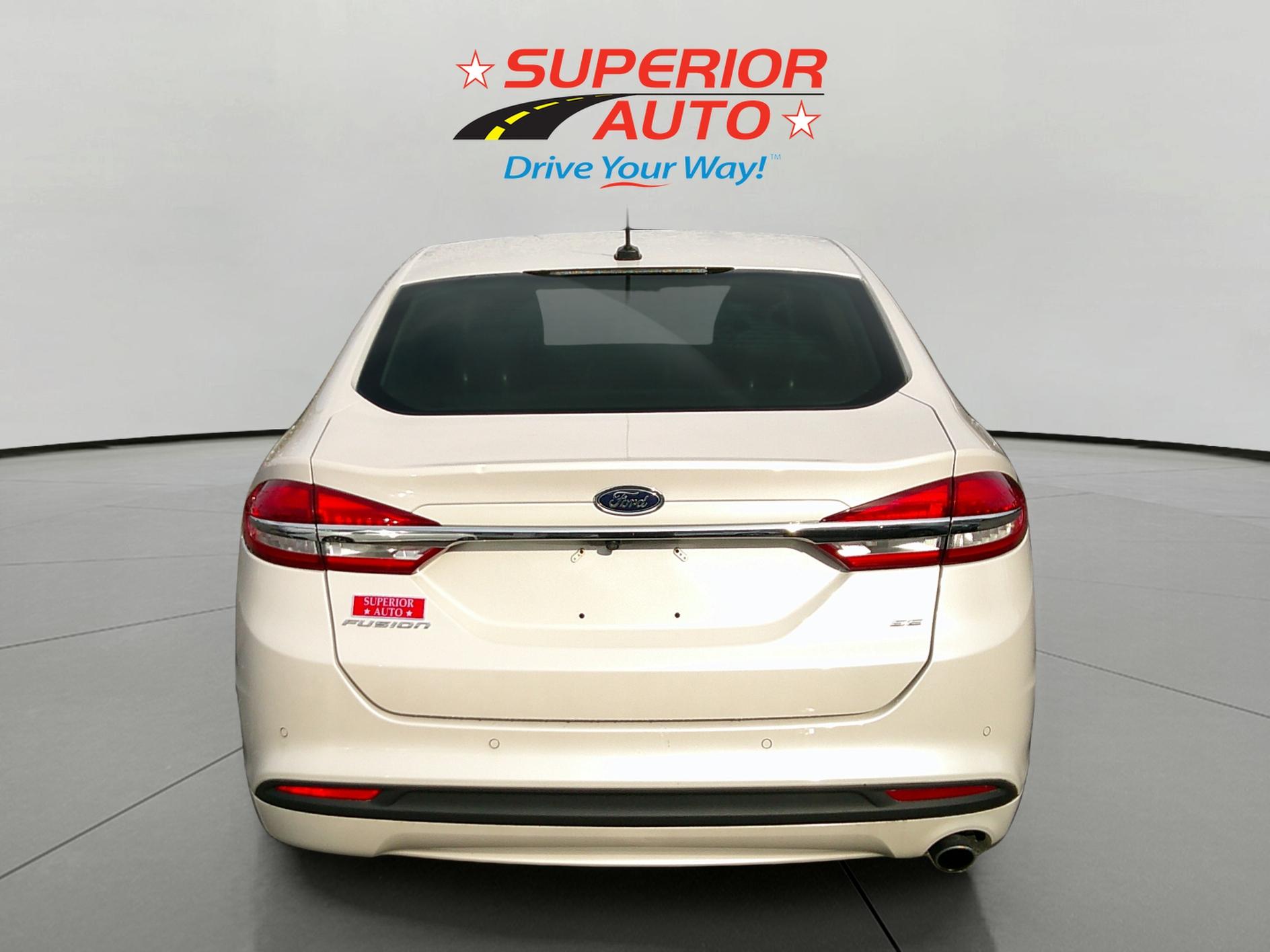 2017 Ford Fusion SE photo 4