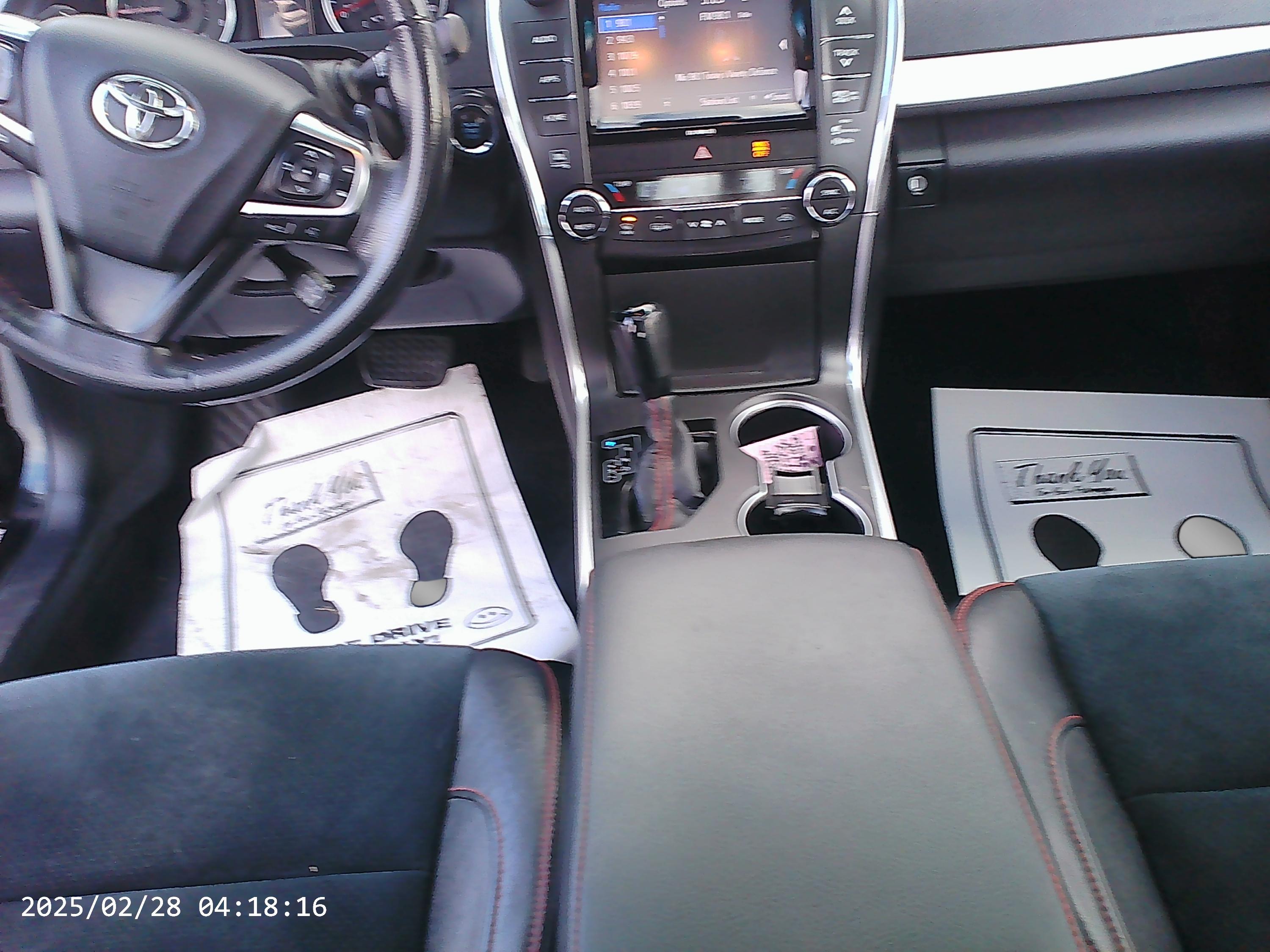 2017 Toyota Camry XSE photo 4