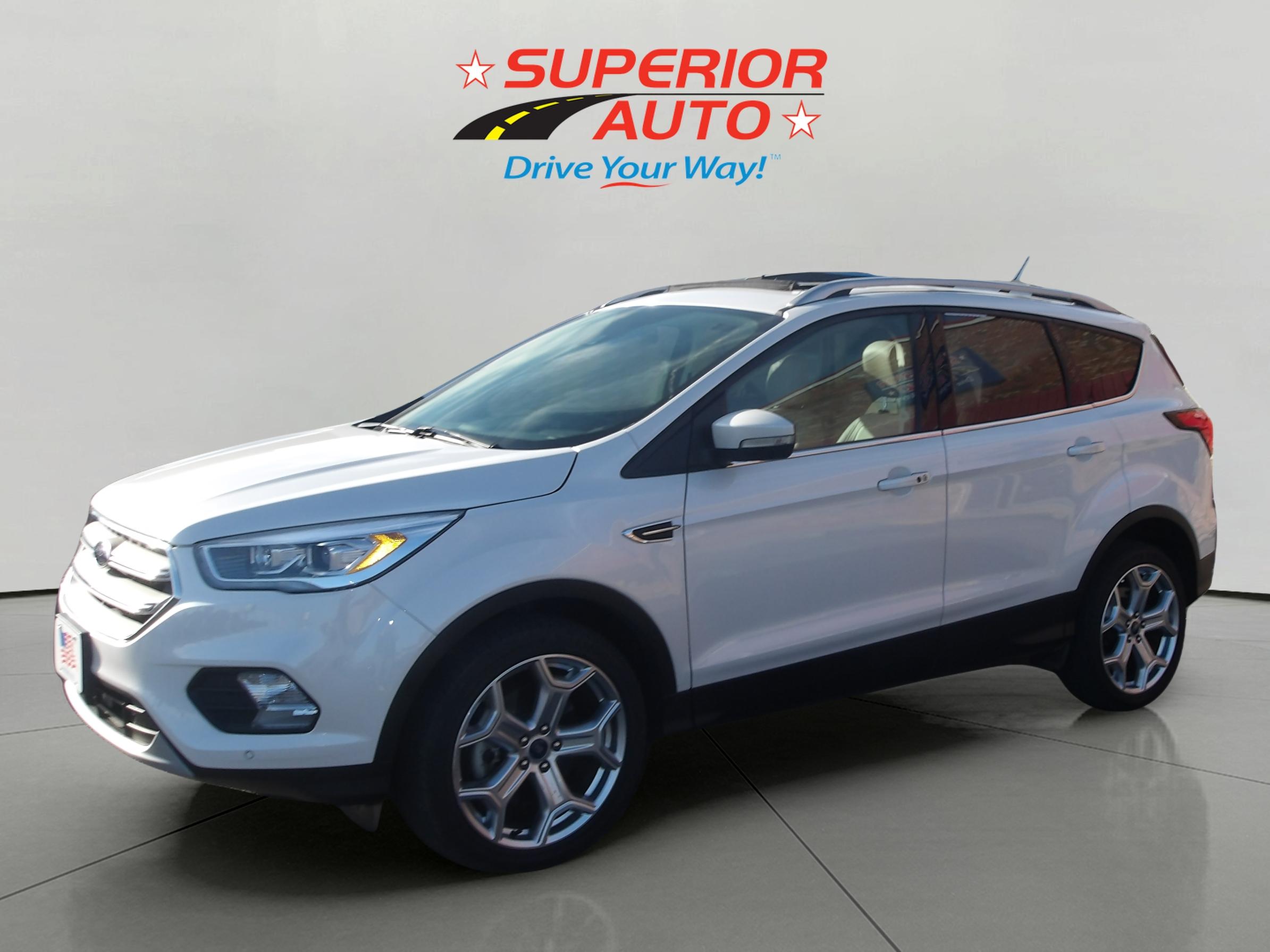 2019 Ford Escape Titanium's photo