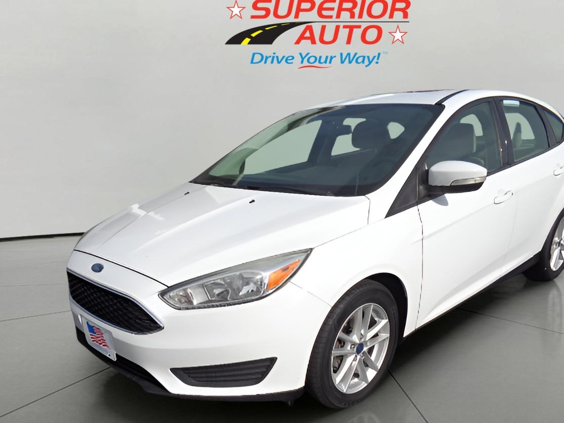 2015 Ford Focus SE's photo