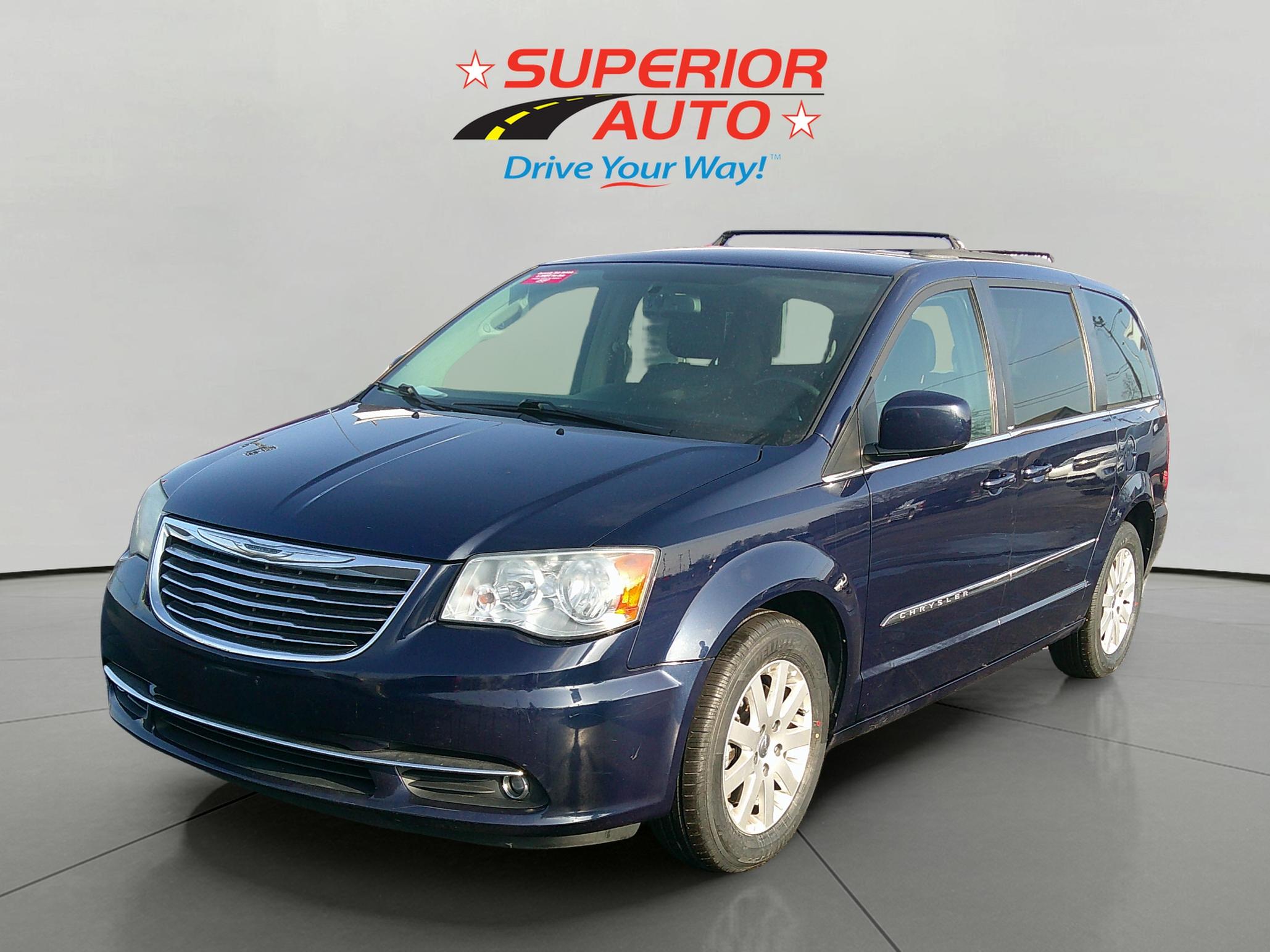2014 Chrysler Town & Country Touring's photo
