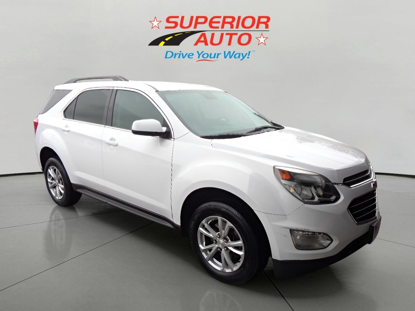 2017 Chevrolet Equinox LT photo 2