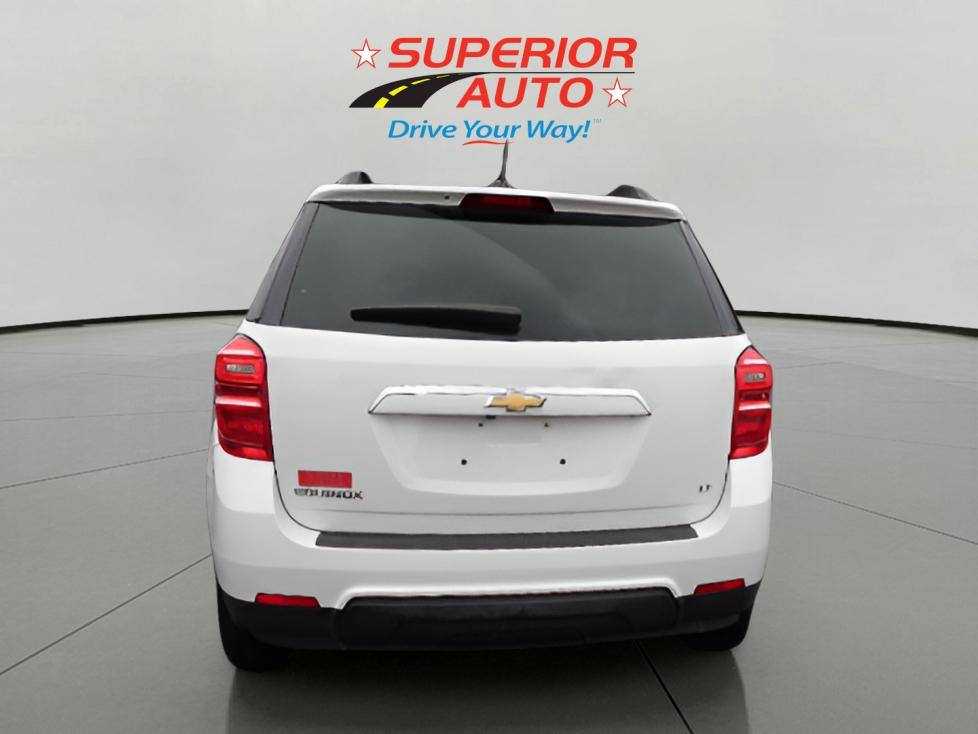 2017 Chevrolet Equinox LT photo 3