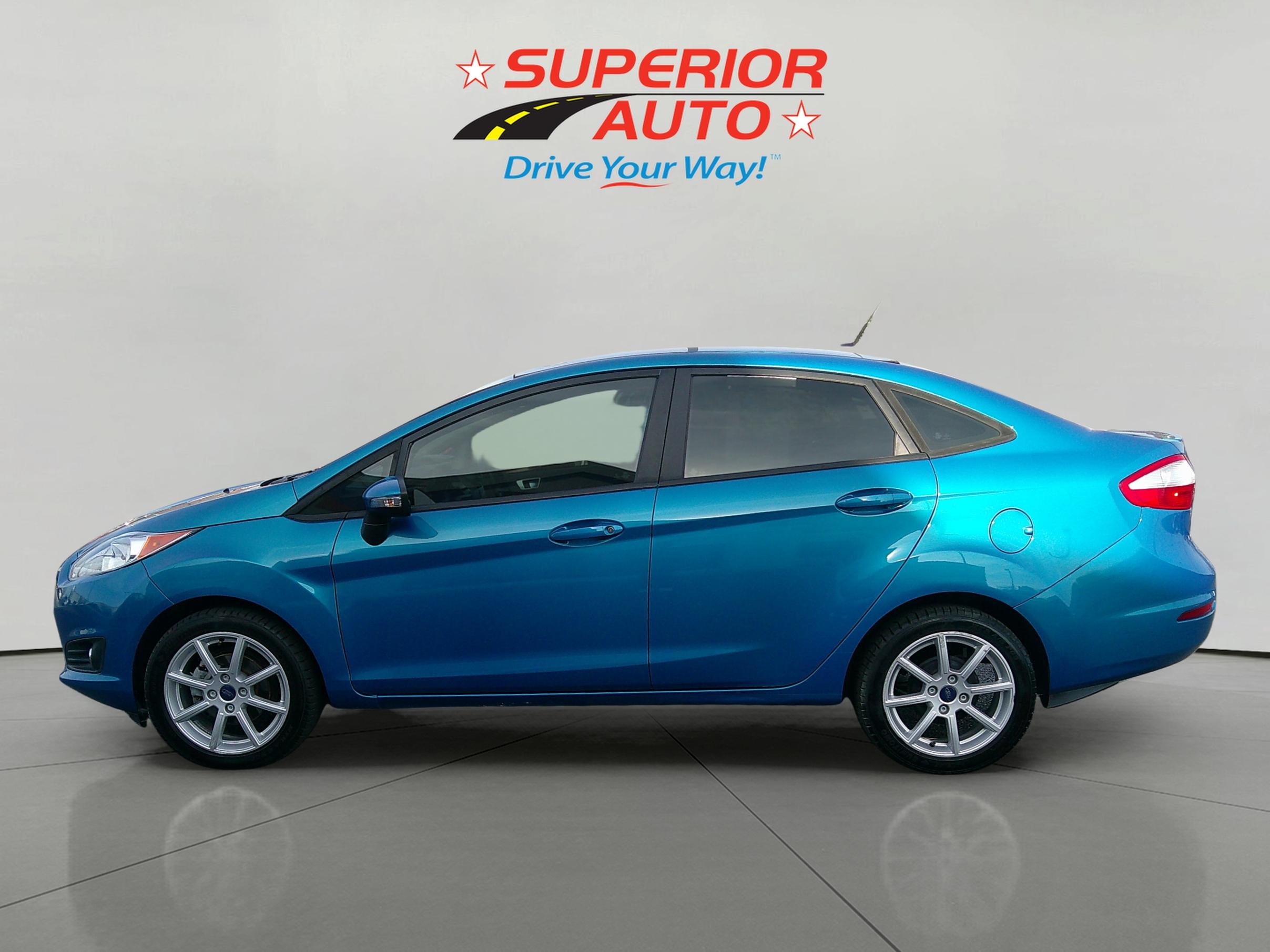 2015 Ford Fiesta SE photo 3