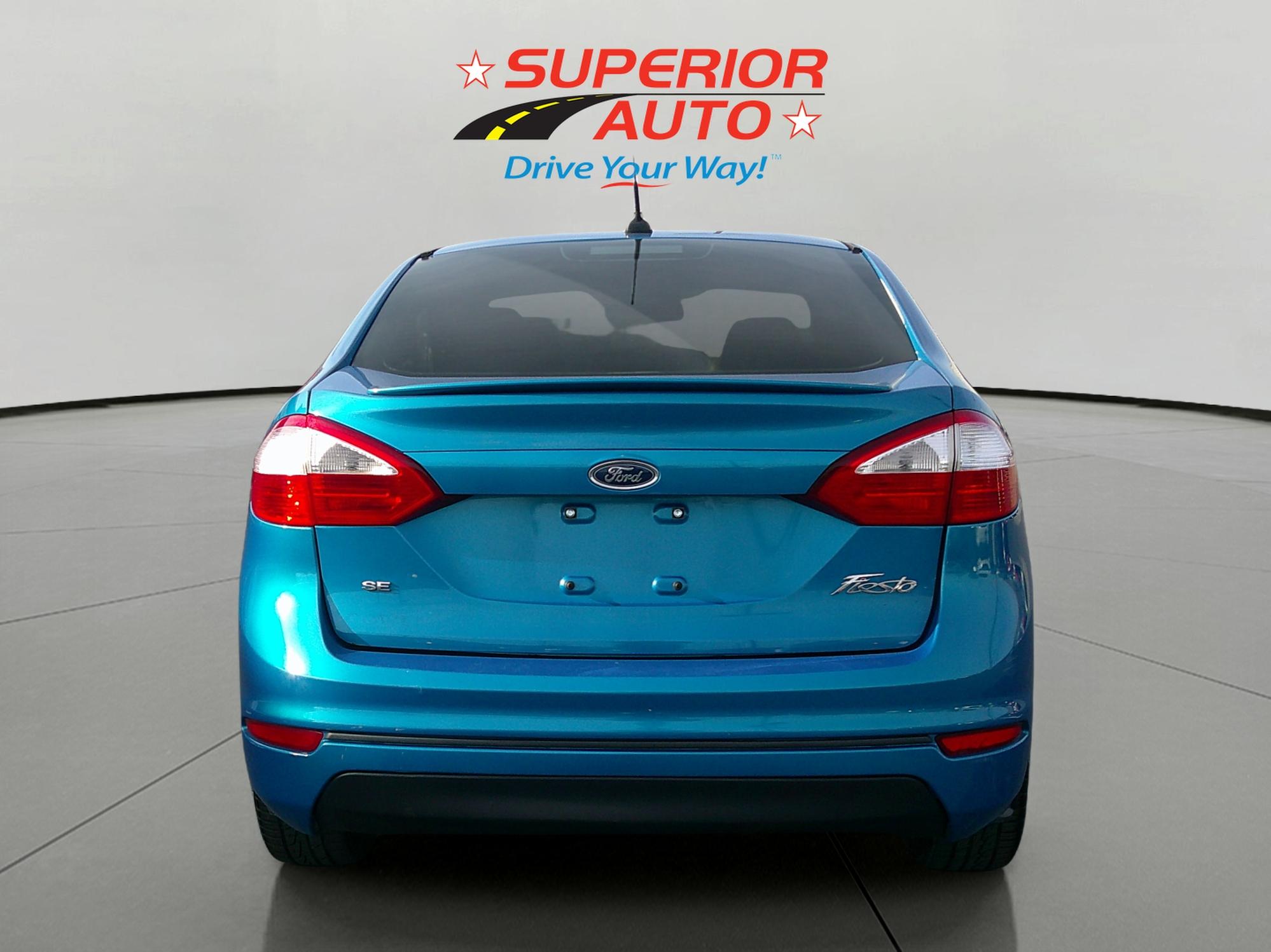 2015 Ford Fiesta SE photo 4