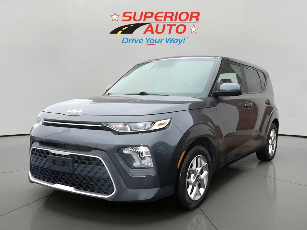 2022 Kia Soul LX's photo