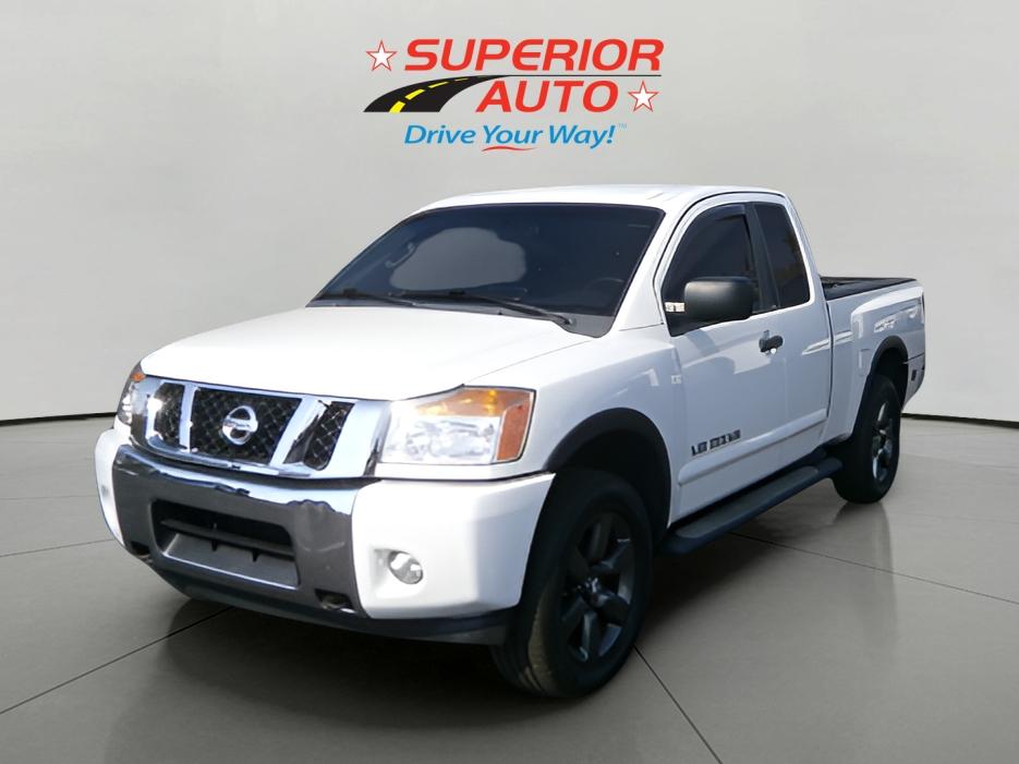 2015 Nissan Titan SV's photo