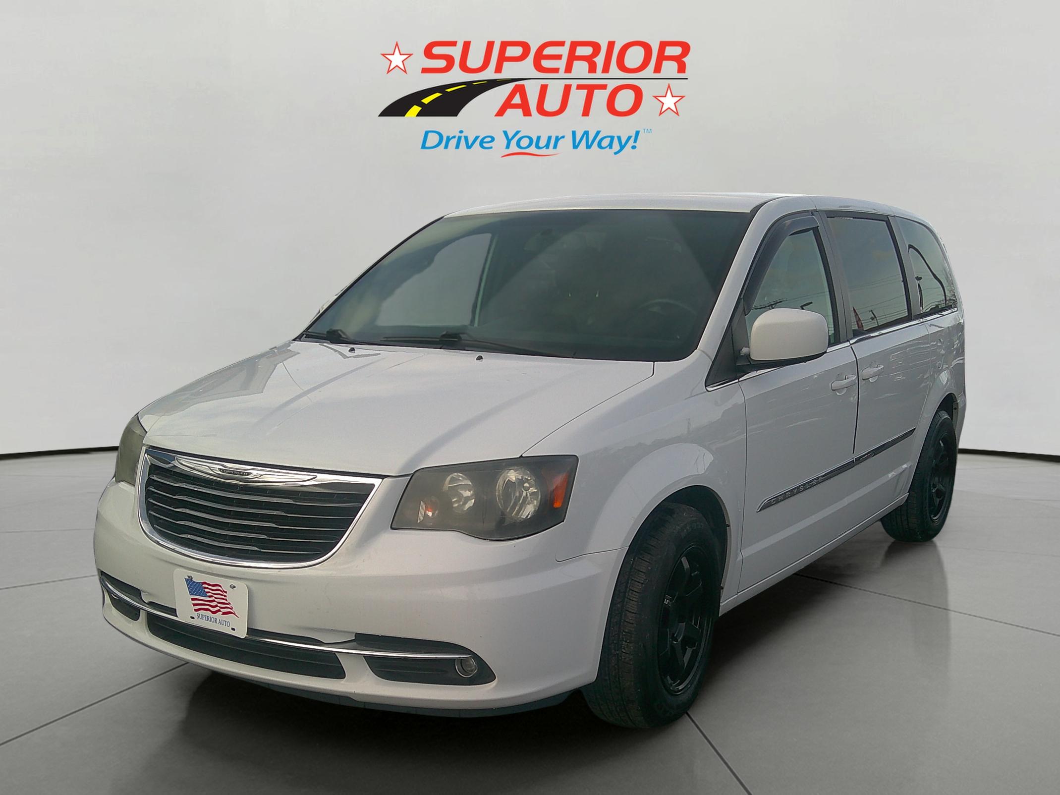 2014 Chrysler Town & Country S's photo